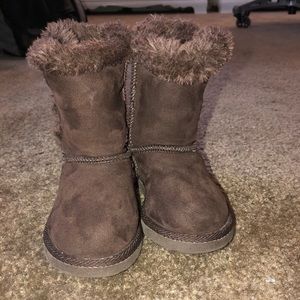 Brown fur winter boots